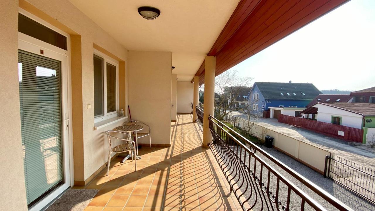 Apartmanovy Dom Flora Veľký Meder Exterior foto