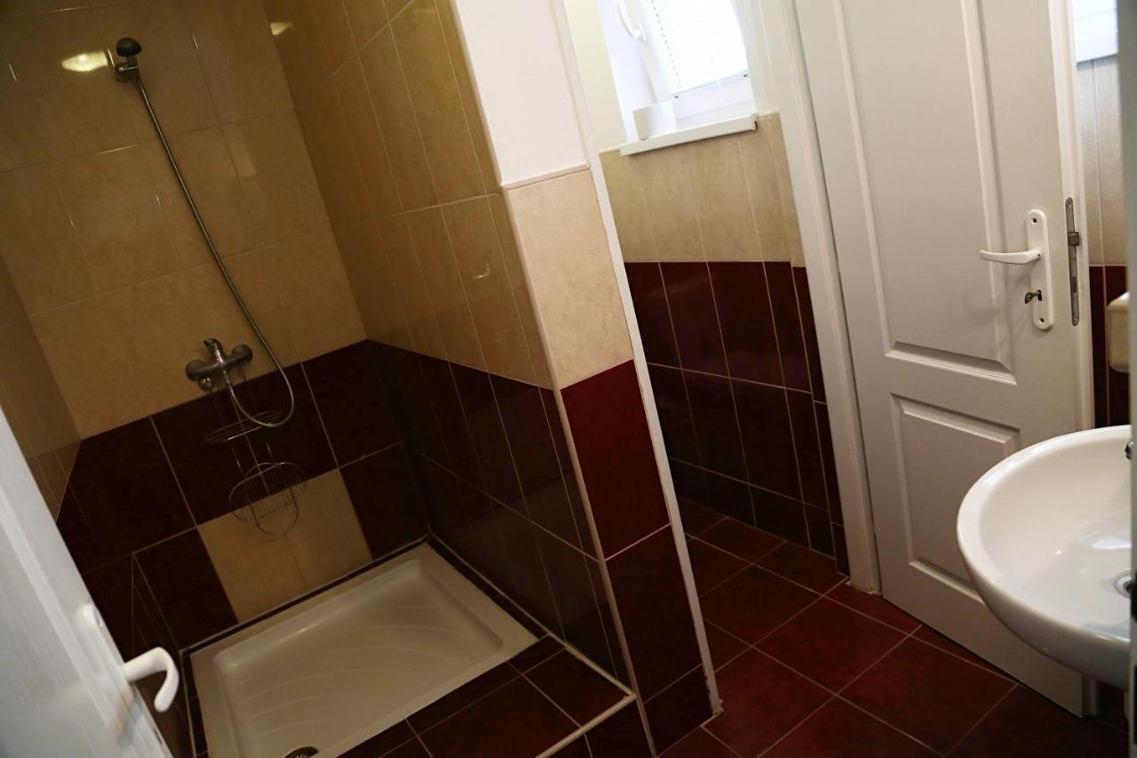 Apartmanovy Dom Flora Veľký Meder Exterior foto