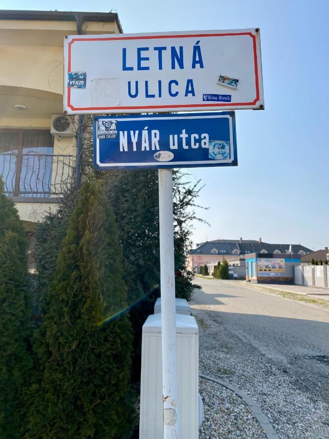 Apartmanovy Dom Flora Veľký Meder Exterior foto