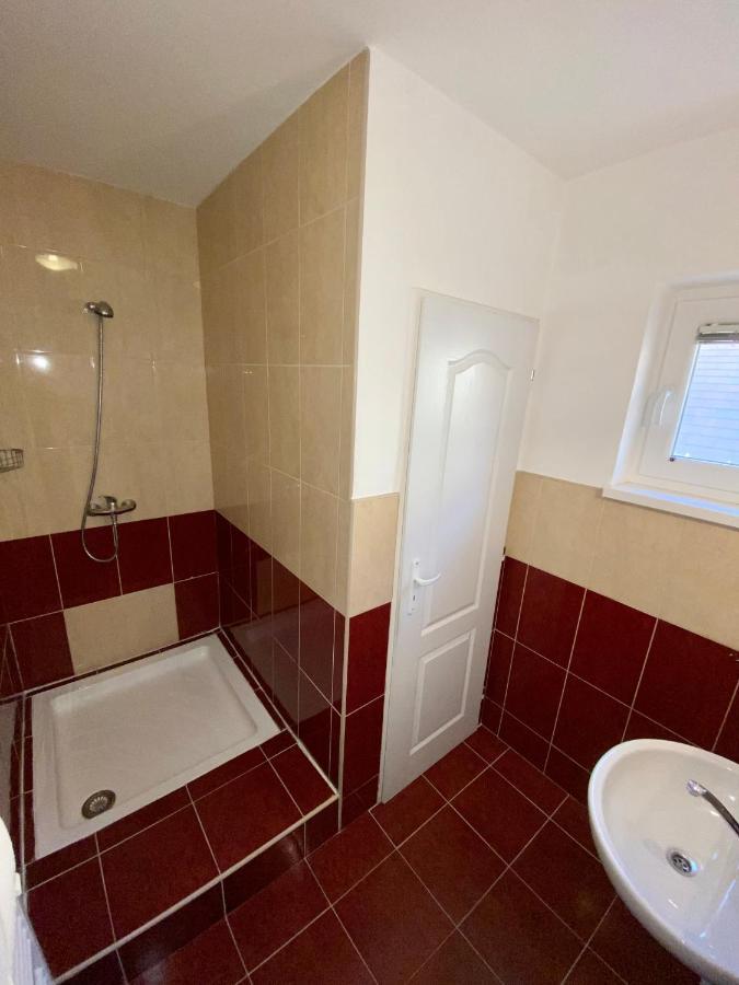 Apartmanovy Dom Flora Veľký Meder Exterior foto