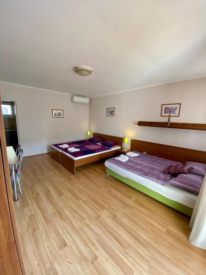 Apartmanovy Dom Flora Veľký Meder Exterior foto